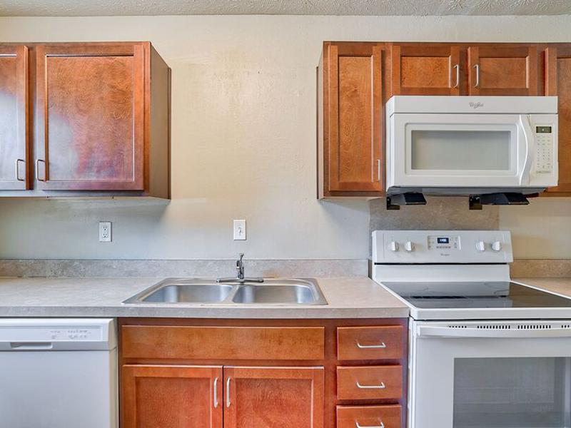 Kitchen | Pinewood Apartments
