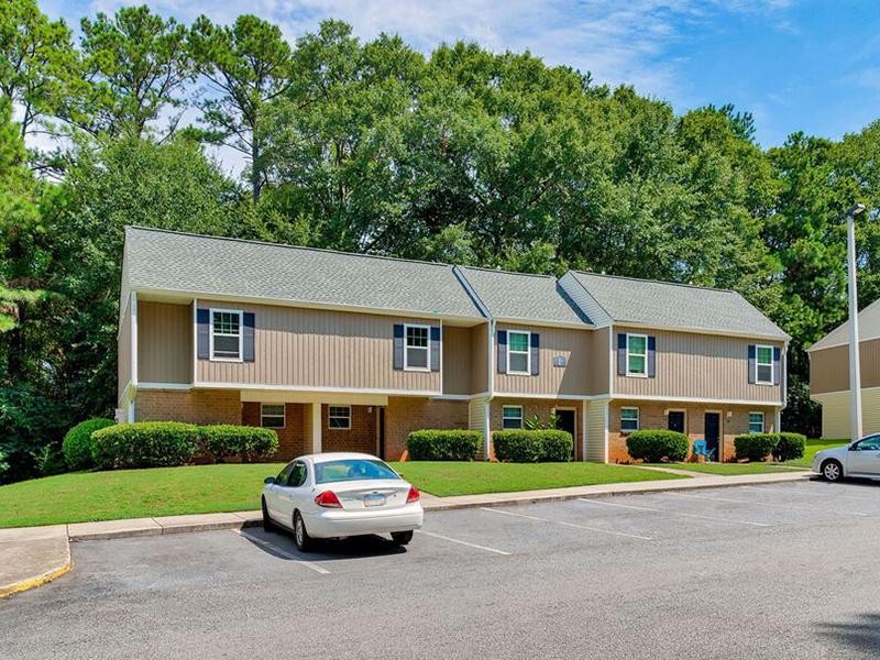 Exterior | Pinewood Apartments